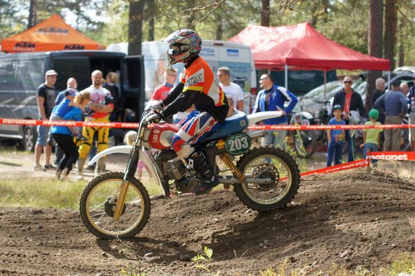 Kansanedustaja Timo Heinonen vauhdissa Hussella Hyvinkää Scramble 2015